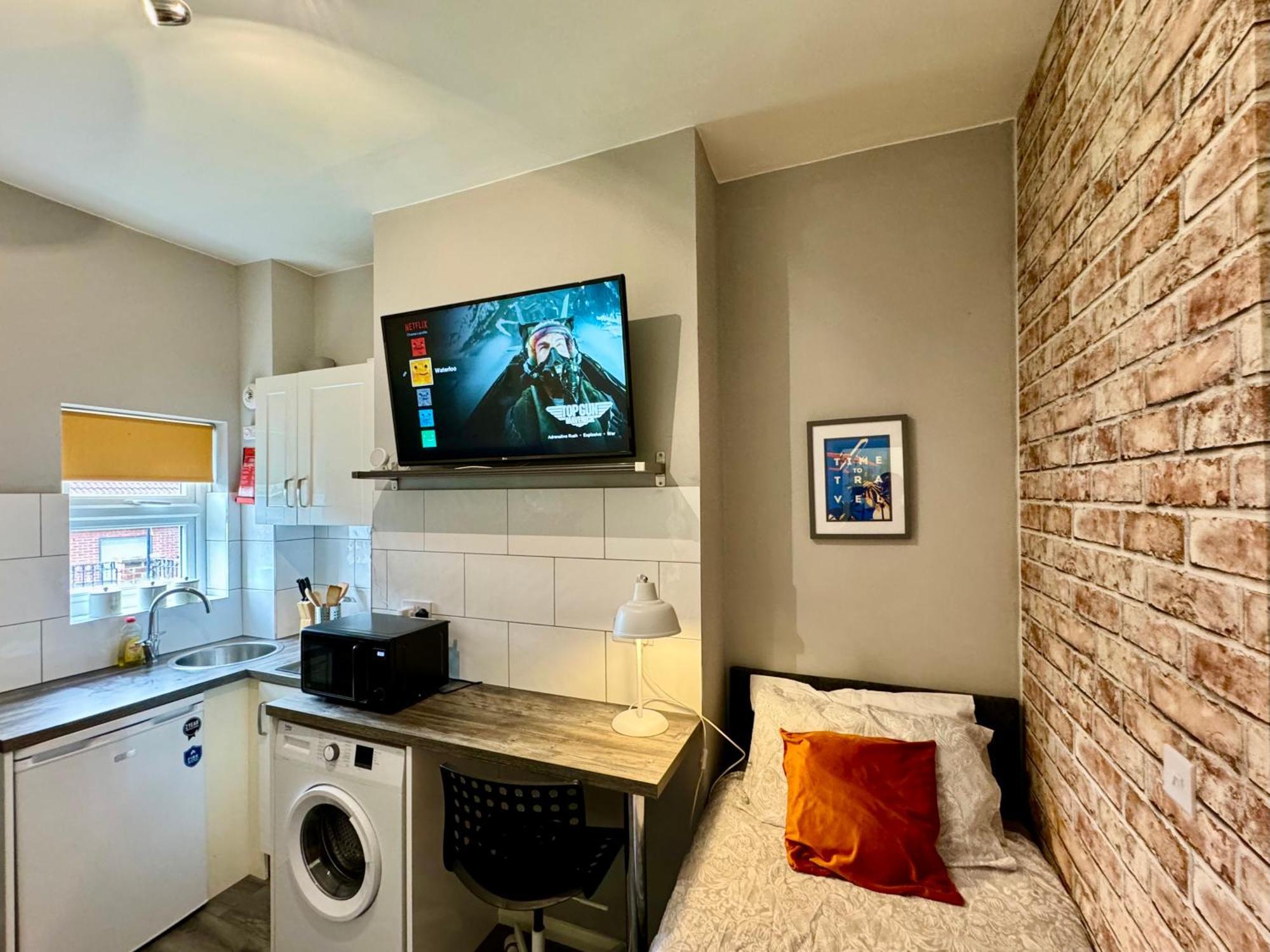 Limpenny Studio - Cityscape Cozy Corner Nottingham Exteriör bild
